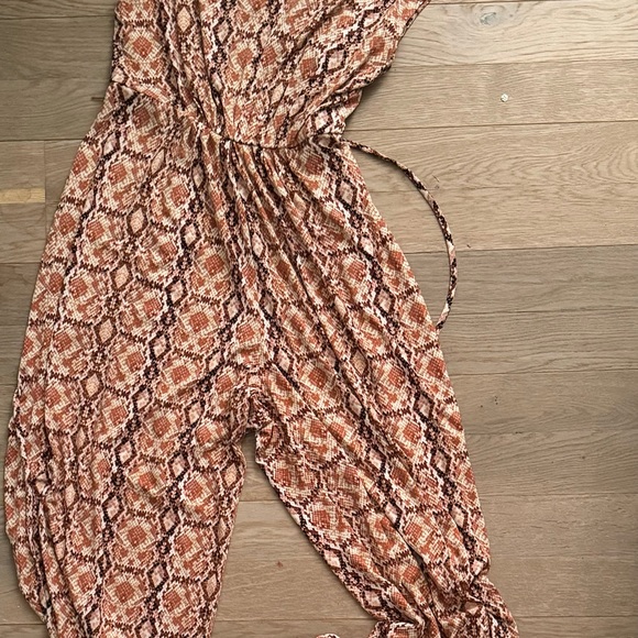 Romper Jumpsuit WHBM - Picture 9 of 11